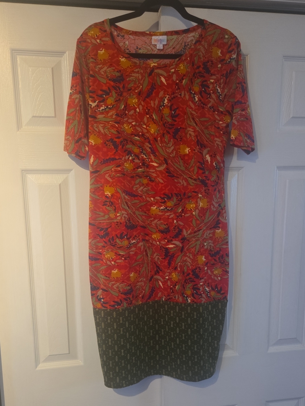 LulaRoe JULIA Unique Floral Mini Dress in Red & Black Size Large Like New